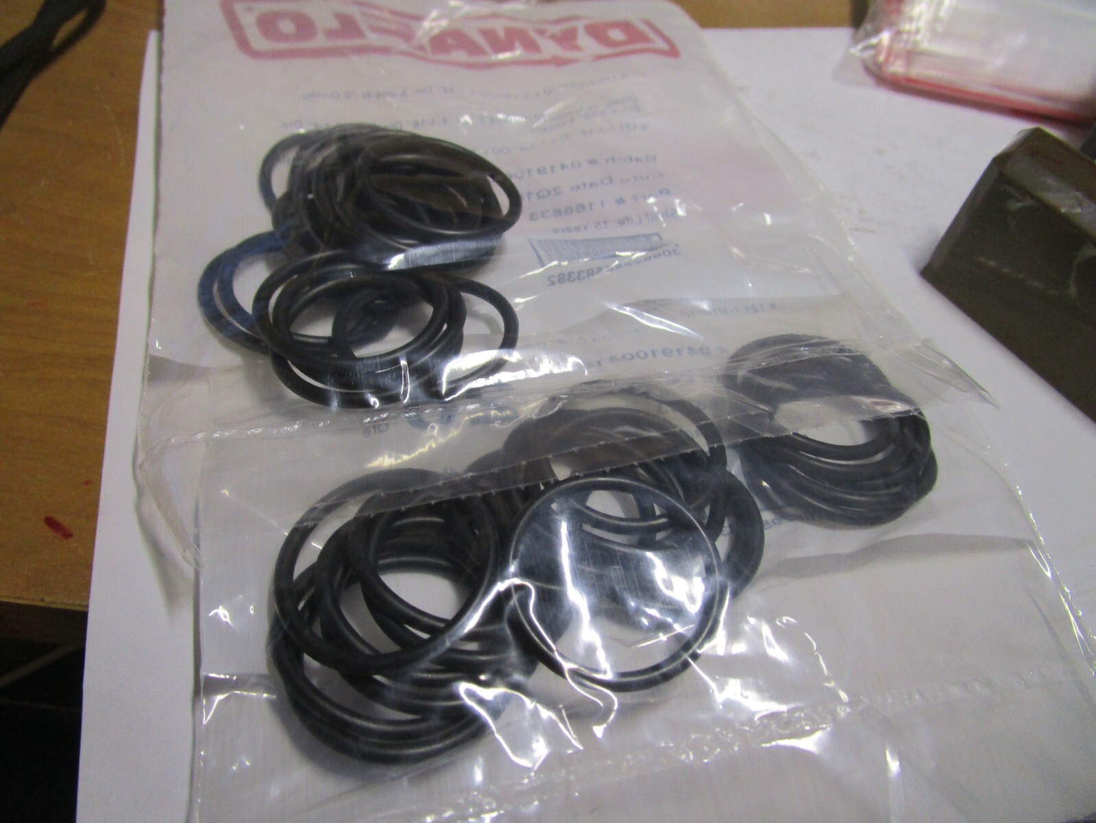 #121 1-1/16″ID x 1-1/4″OD 0.103″ Cross Section Nitrile Standard O-Ring QTY 40