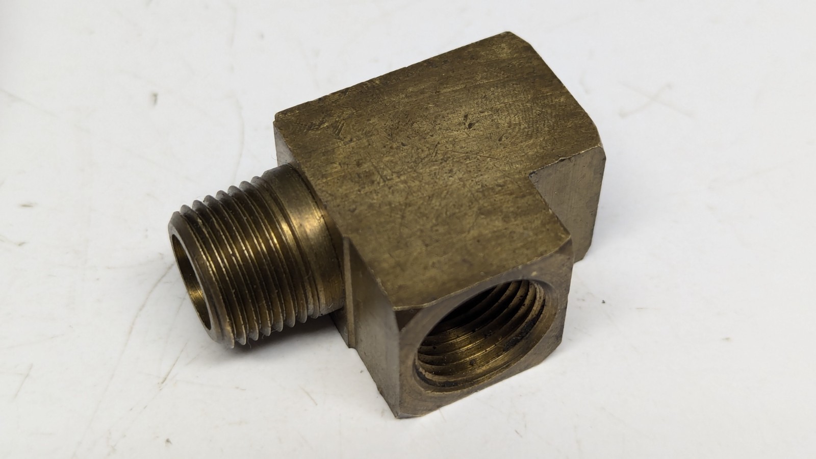 NOS Parker 3/8” MNPT x 3/8” FNPT Brass Run Tee Pipe Fitting, 2225P-6