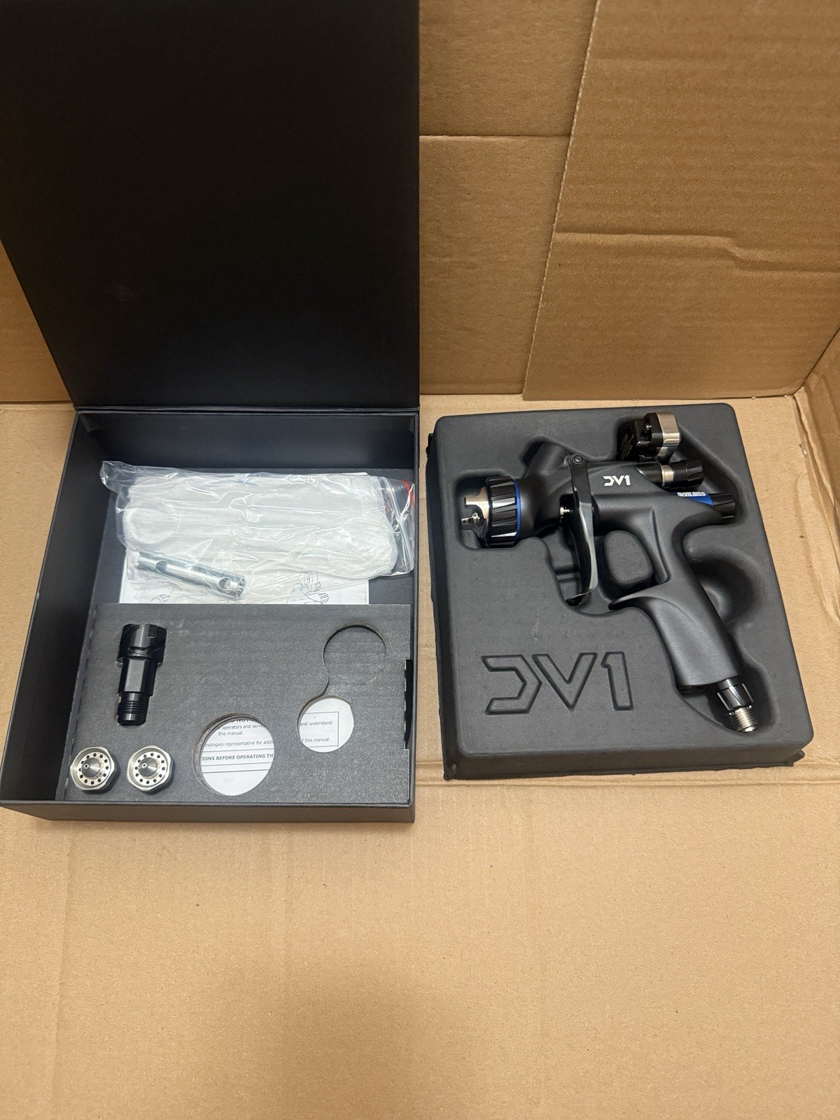 DeVilbiss Digital DV1 Basecoat Paint Spray Gun with DV1-B PLUS HVLP Cap 704504