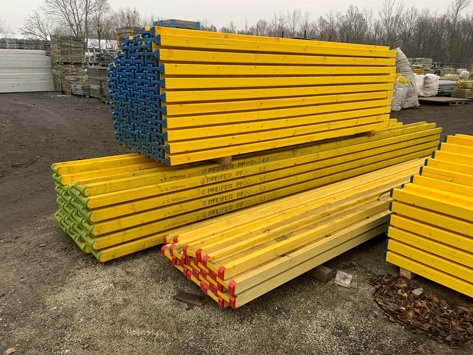 100 x wooden beams 2.65m H-20 PFEIFER formwork beams Doka 265 linear meters