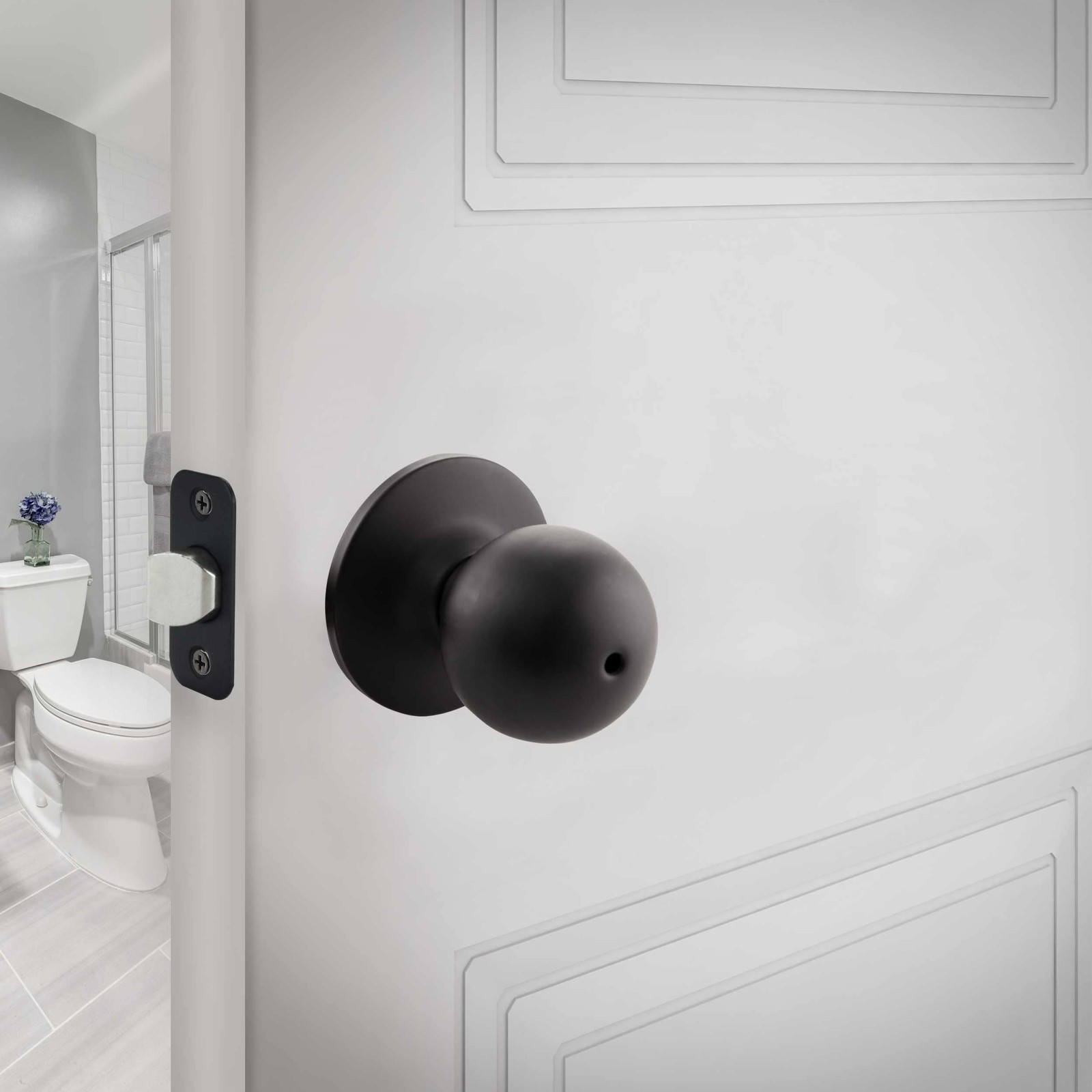 Ball Privacy Brass Door Knob in Matte Black