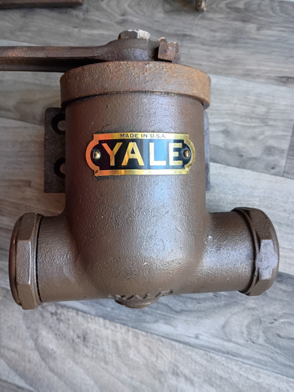 Vintage Yale Door Closer Model Yr 1932 pot belly No. 74 Bracket