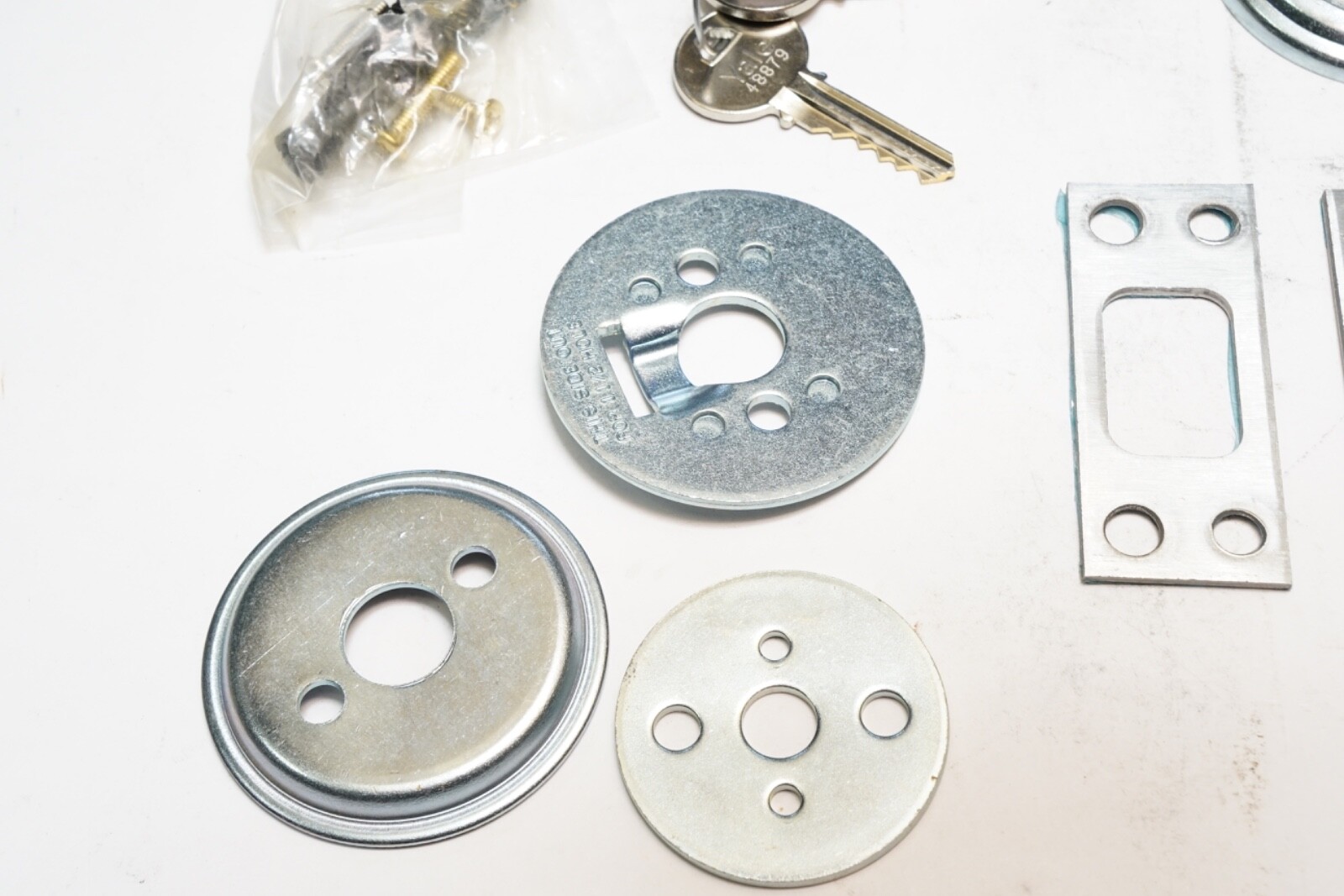 New Yale Deadlock D132 626 Grade 1, 2-3/4 Backset, 2-1/4 x 1″ Face Satin Chrome