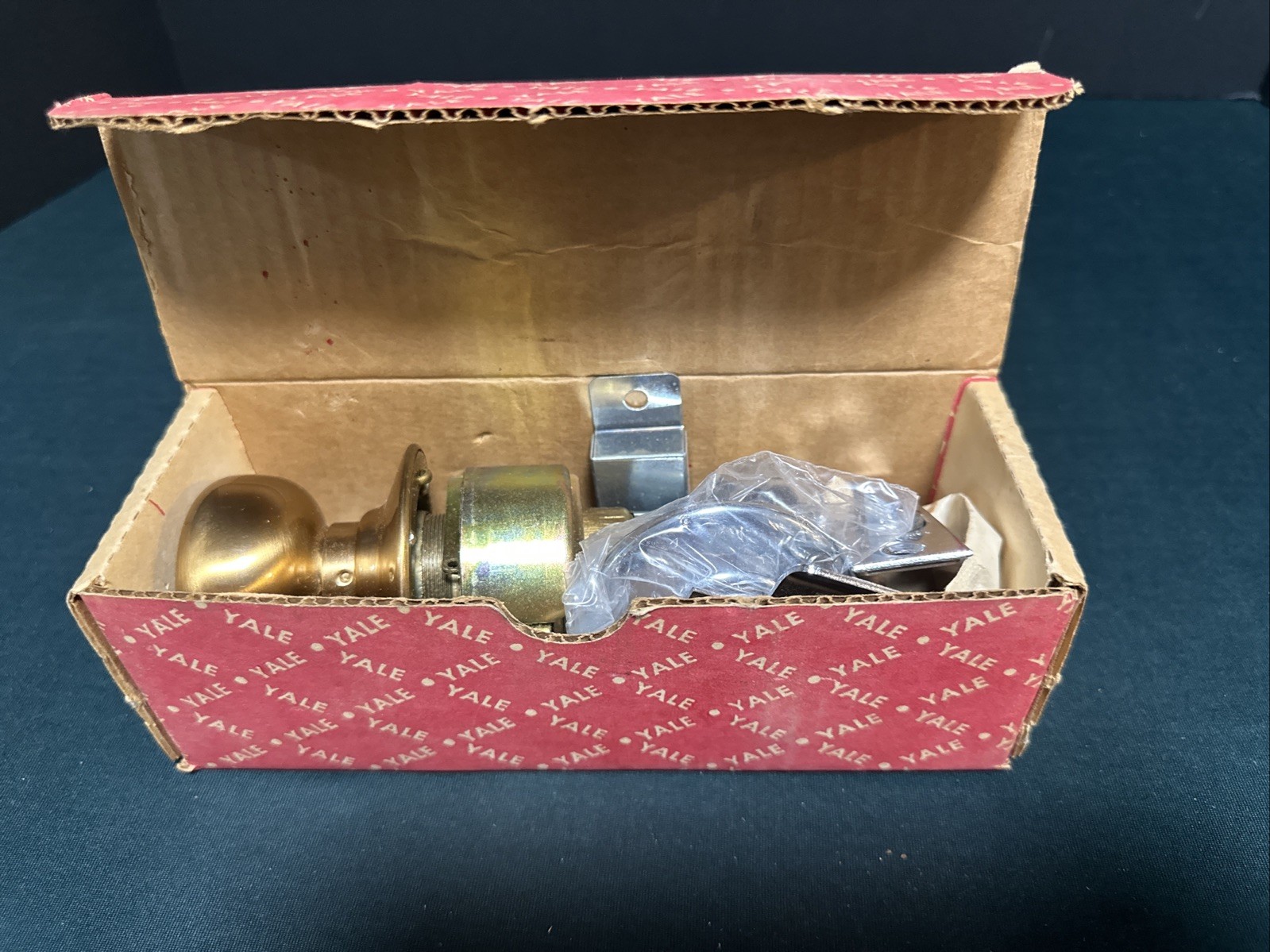 VTG Yale Litchfield LF5302 Series Lockset BY22 x DZ10 / US10 x US26 Finish NOS