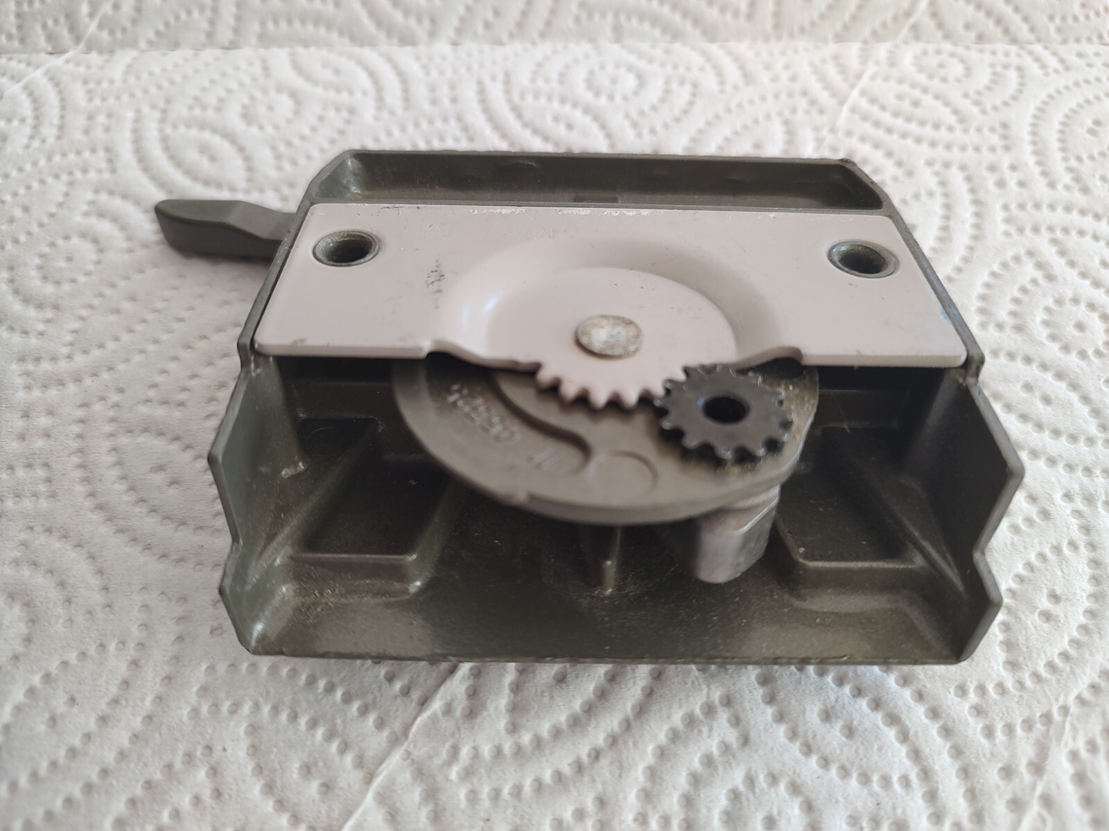 Lot of (2) Truth Casement Sash Lock, 2-3/8″ Screw Holes