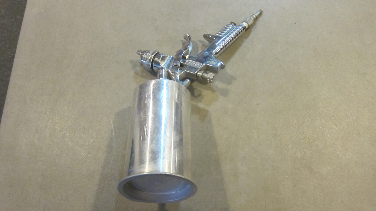 HVLP MAX 20PSI – PAINT AIR SPRAYER GUN W/ LARGE GRAVITY FEED PAINT CUP