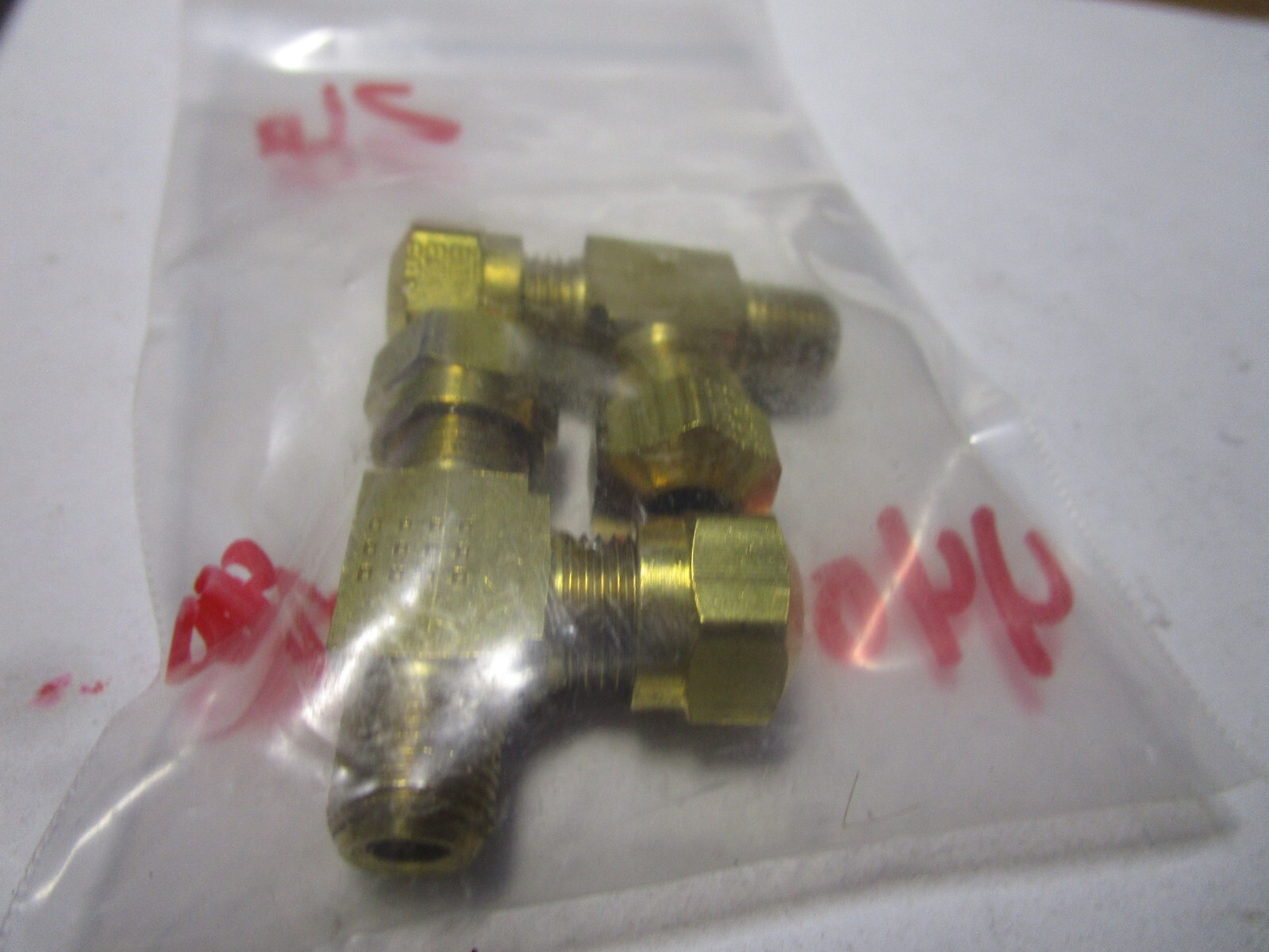 3/8″ Tube x 3/8″ Male NPT Brass Compression DOT Branch Tee QTY 2