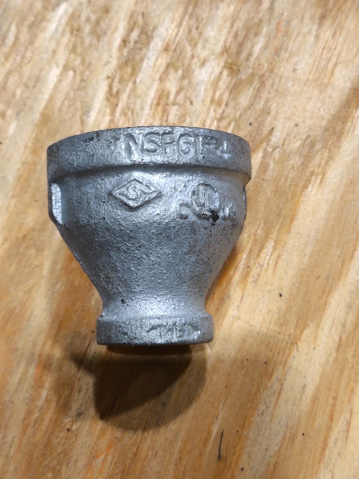 1-1/4″ x 1/2″ Pipe Fitting, Reducing Coupling