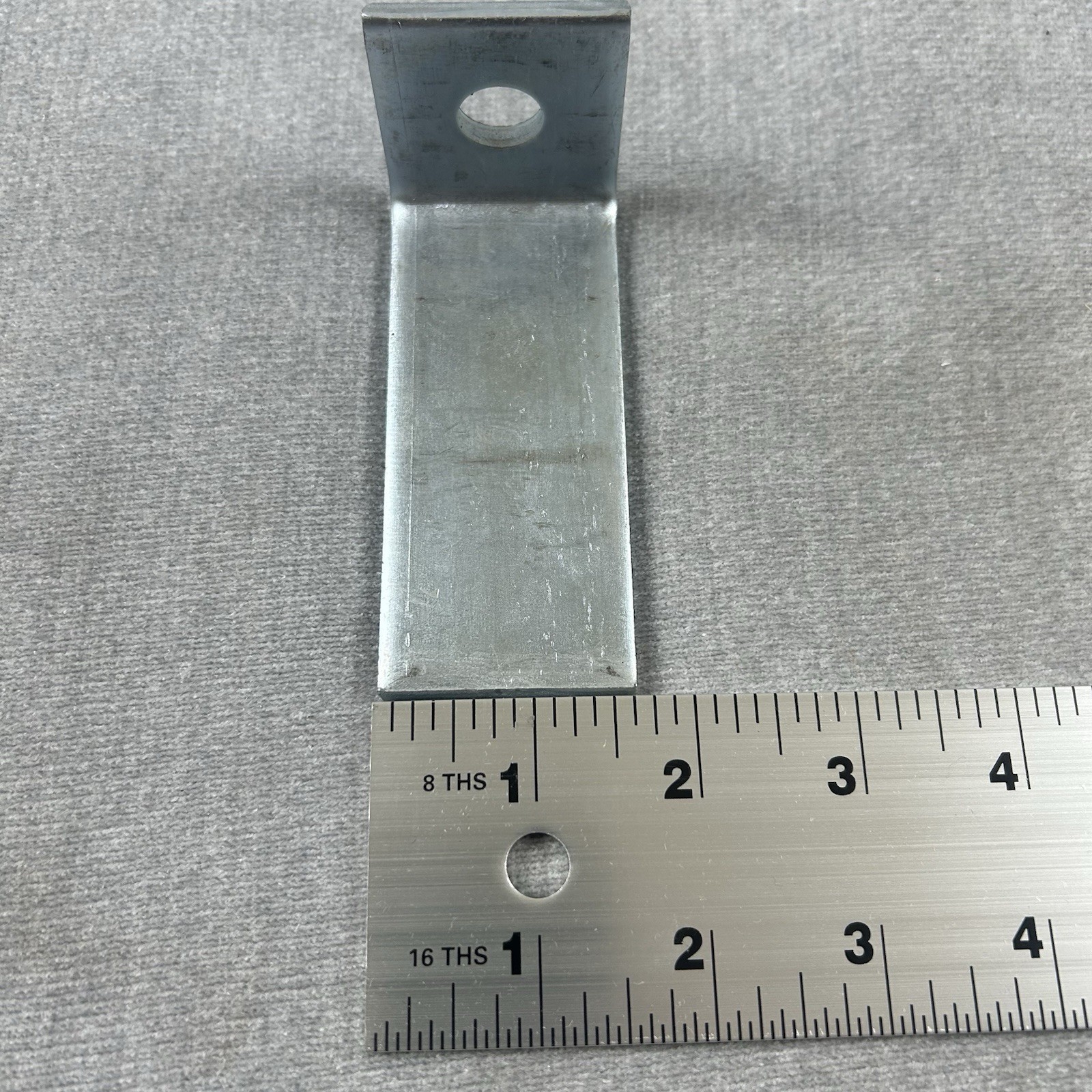Eaton B-Line B420-378ZN 1-Hole Zinc Corner Angle Strut Bracket – 1 Count