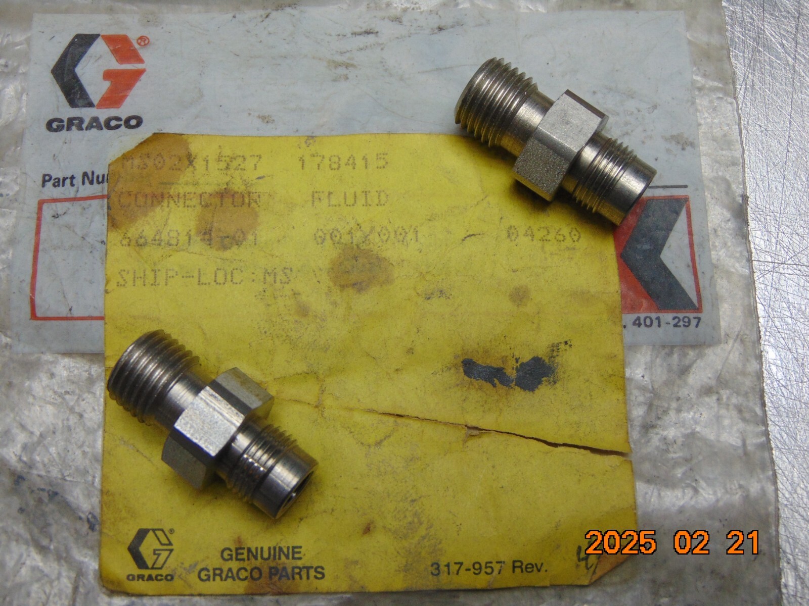 LOT OF 2 NEW GENUINE Graco 178415 CONNECTOR FLUID