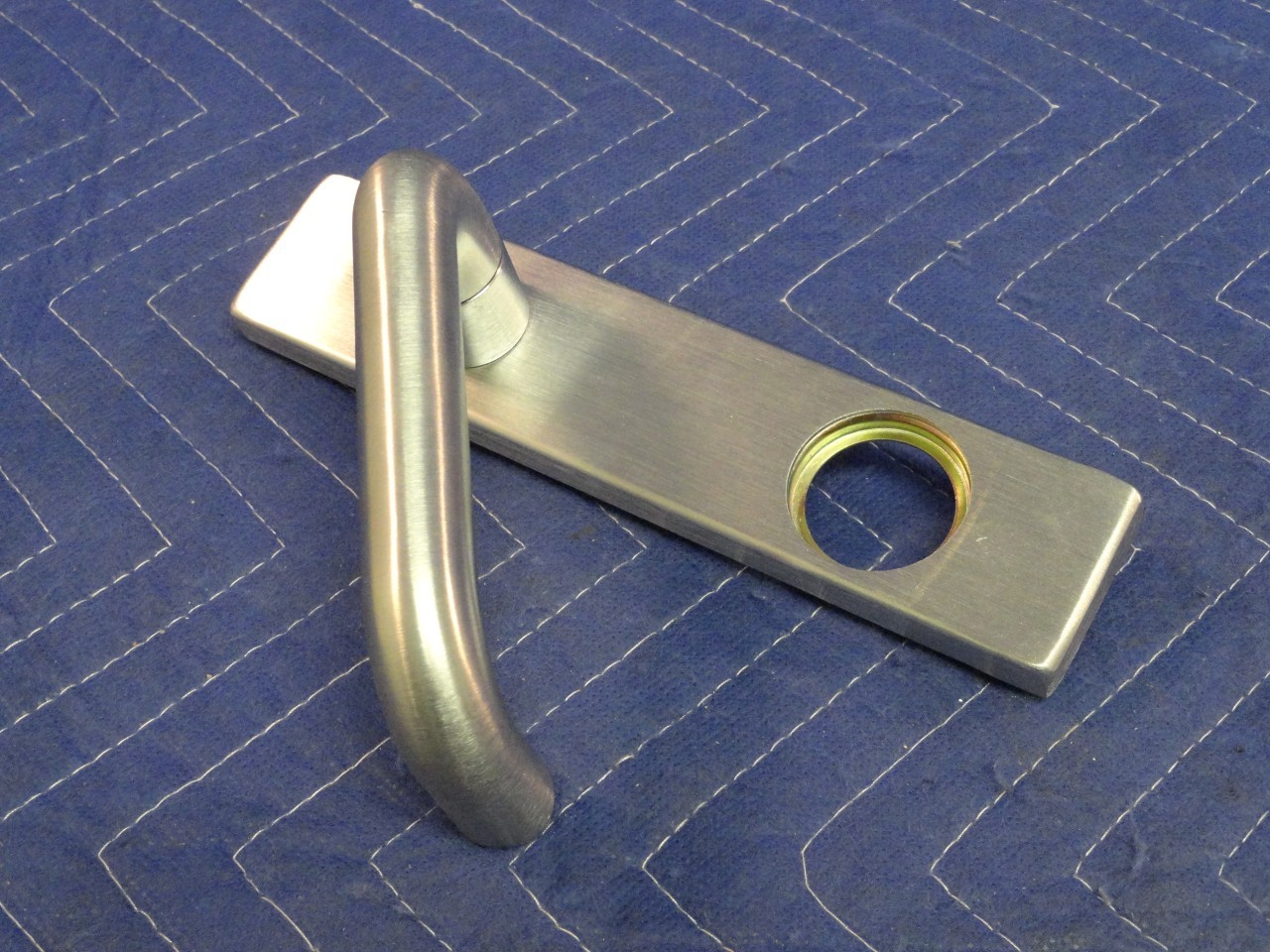 8800 Sargent 80-Series J-Lever Door Handle ET-Trim Satin SS w/ Cylinder Hole E52