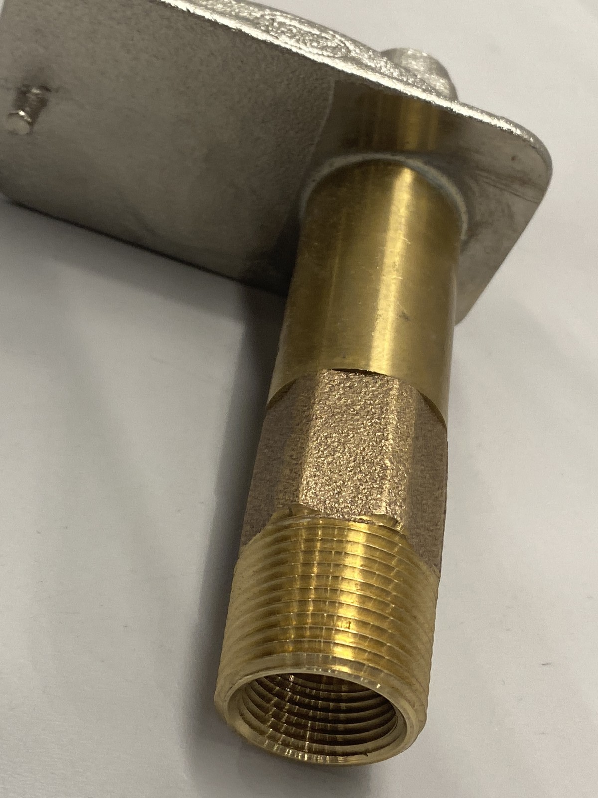 PRIER C-634N04 Heavy Commercial Wall Hydrant 4″ Frost Proof 1″ MIP x 3/4″ FIP
