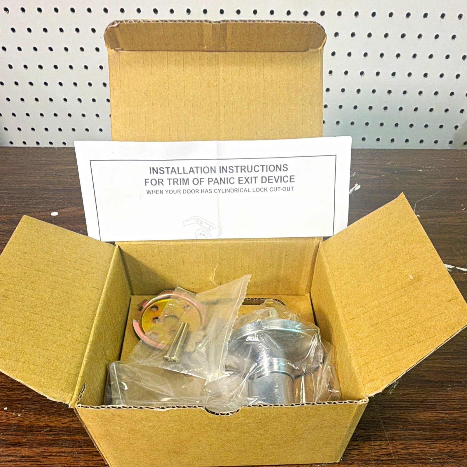 Lever Trim for Exit Device Entrance Function US26D (SC) Silver Metal 740230