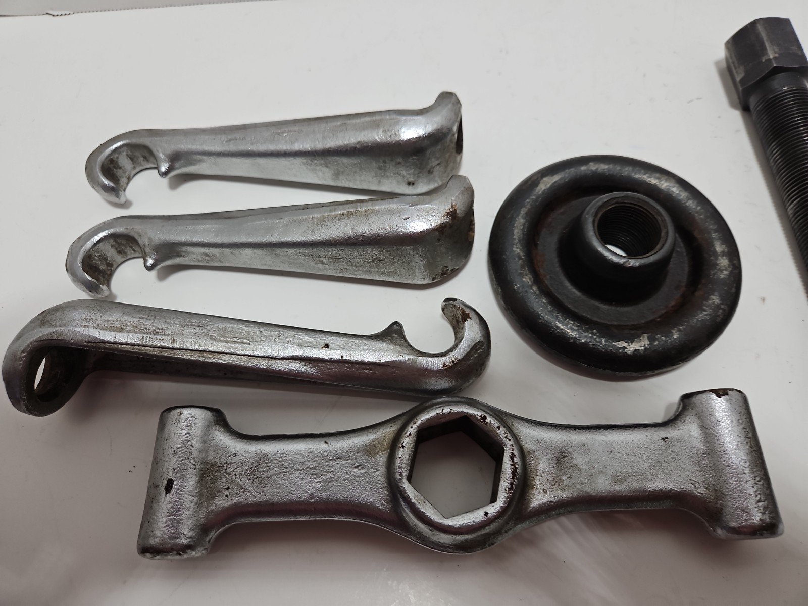 OTC (7394) Universal Hub Puller Parts. Made In USA