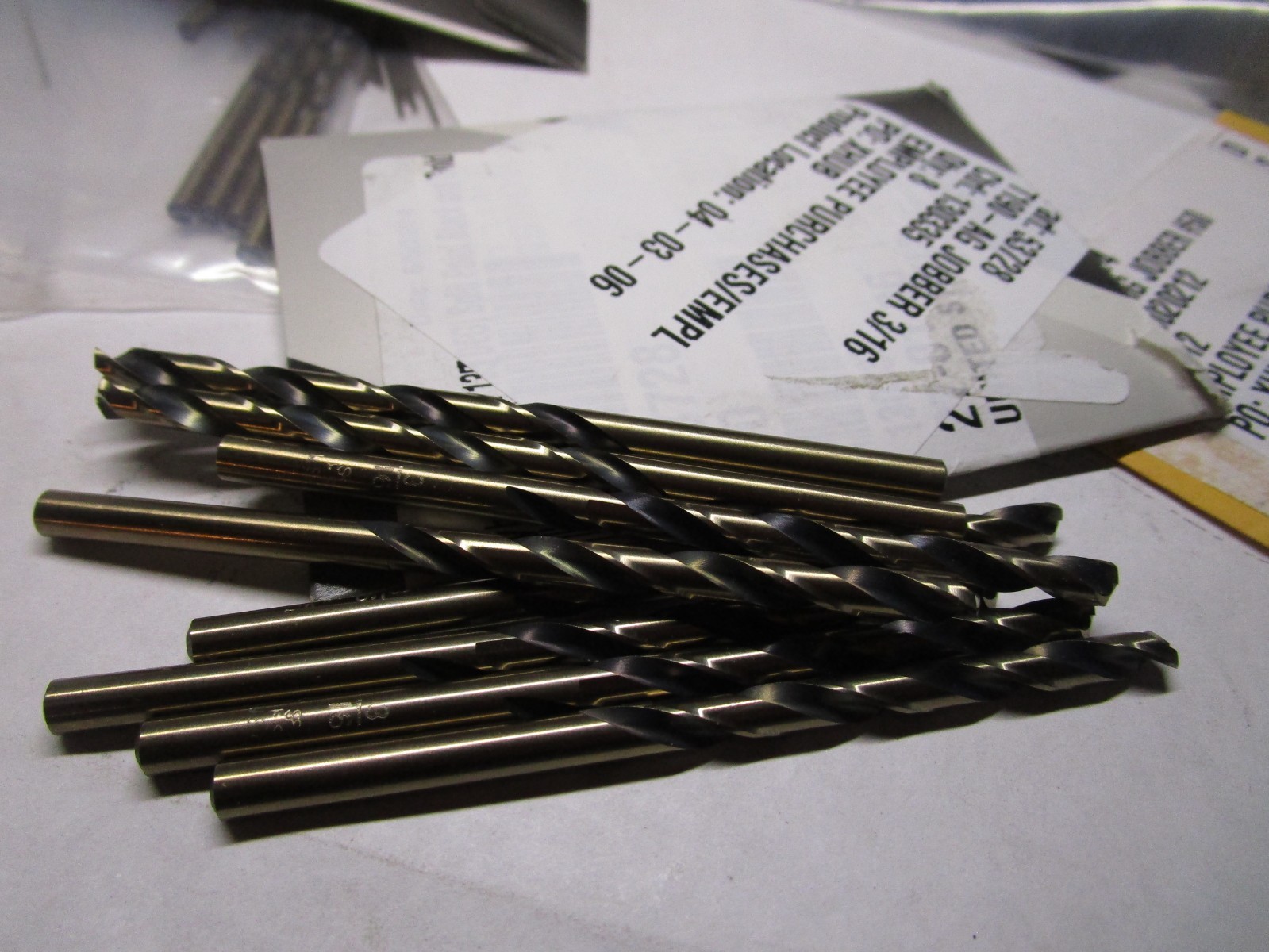 3/16″ x 3-1/2″ OAL 135° Split Black/Gold HSS Straight Jobber Drill QTY 8