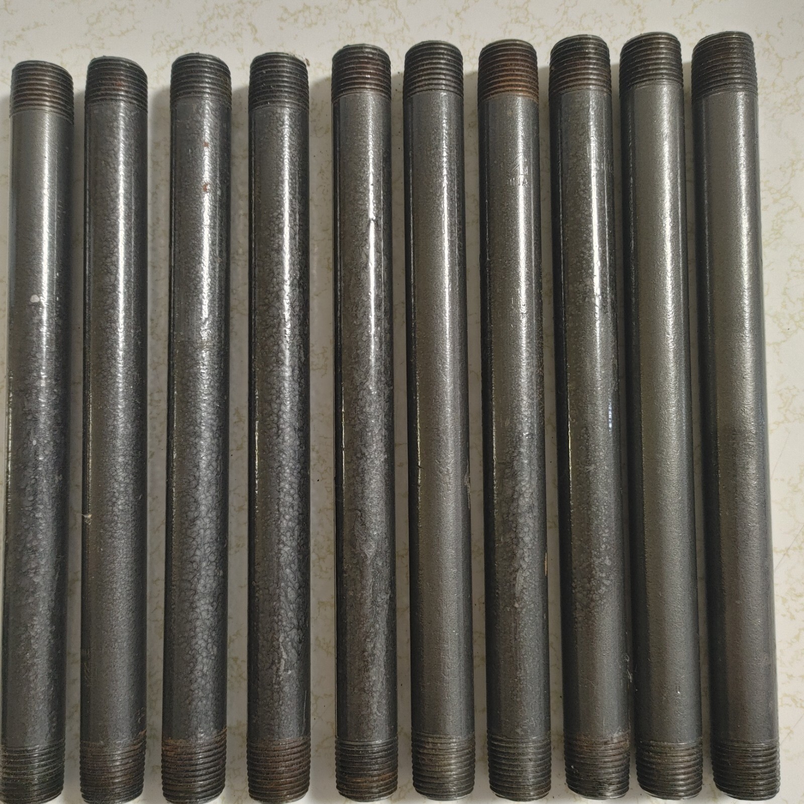 Lot of 10pc ~ 1/2″ Black Malleable Iron 10″ Pipe Threaded Nipple Fittings