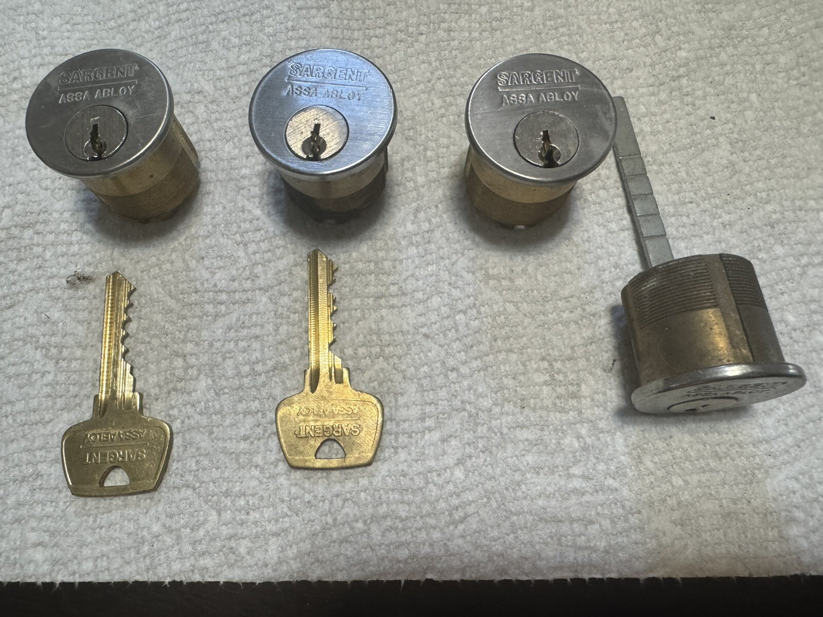 (4)sargent assa abloy Rim Cylinder And 3 MORTISE CYLINDER , 2 Cylinders Have Key