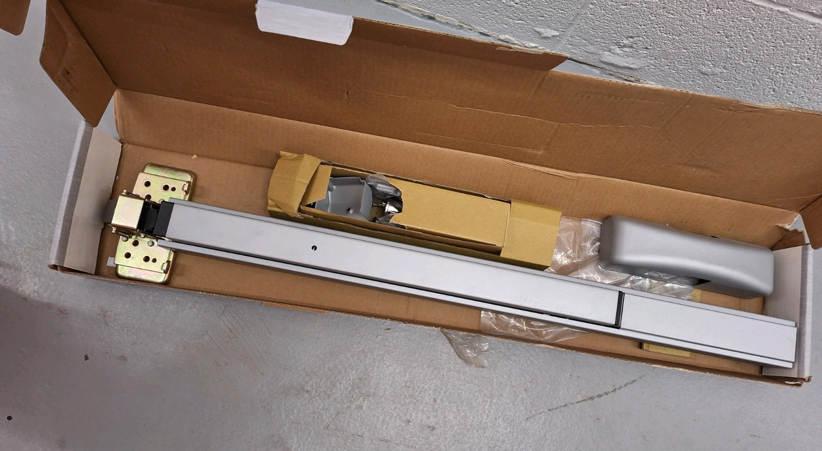 Universal Hardware UH40010 2-7/16 in. Push Bar with Standard Pull and Cylinder