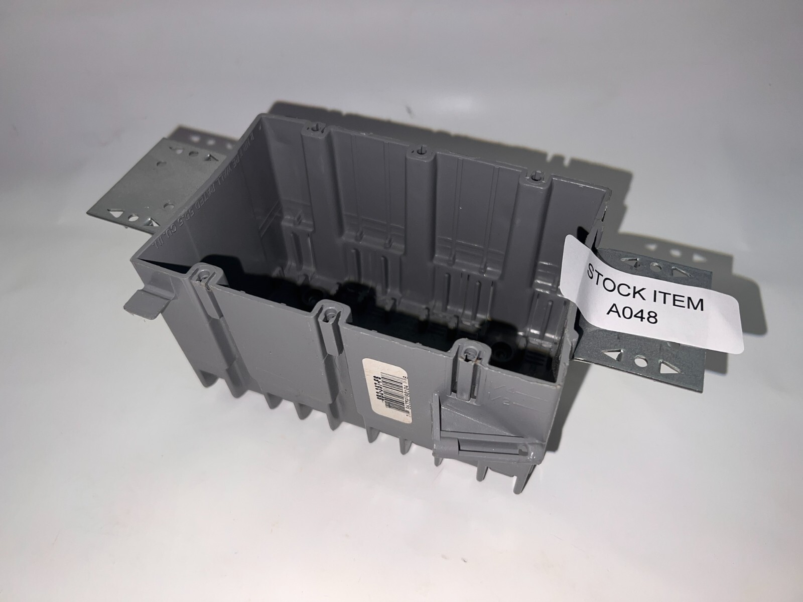 Carlon SB2-357-FS New Work Outlet Box,3 Gang, 3-5/8-Inch Length by 5-13/16 QTY 1