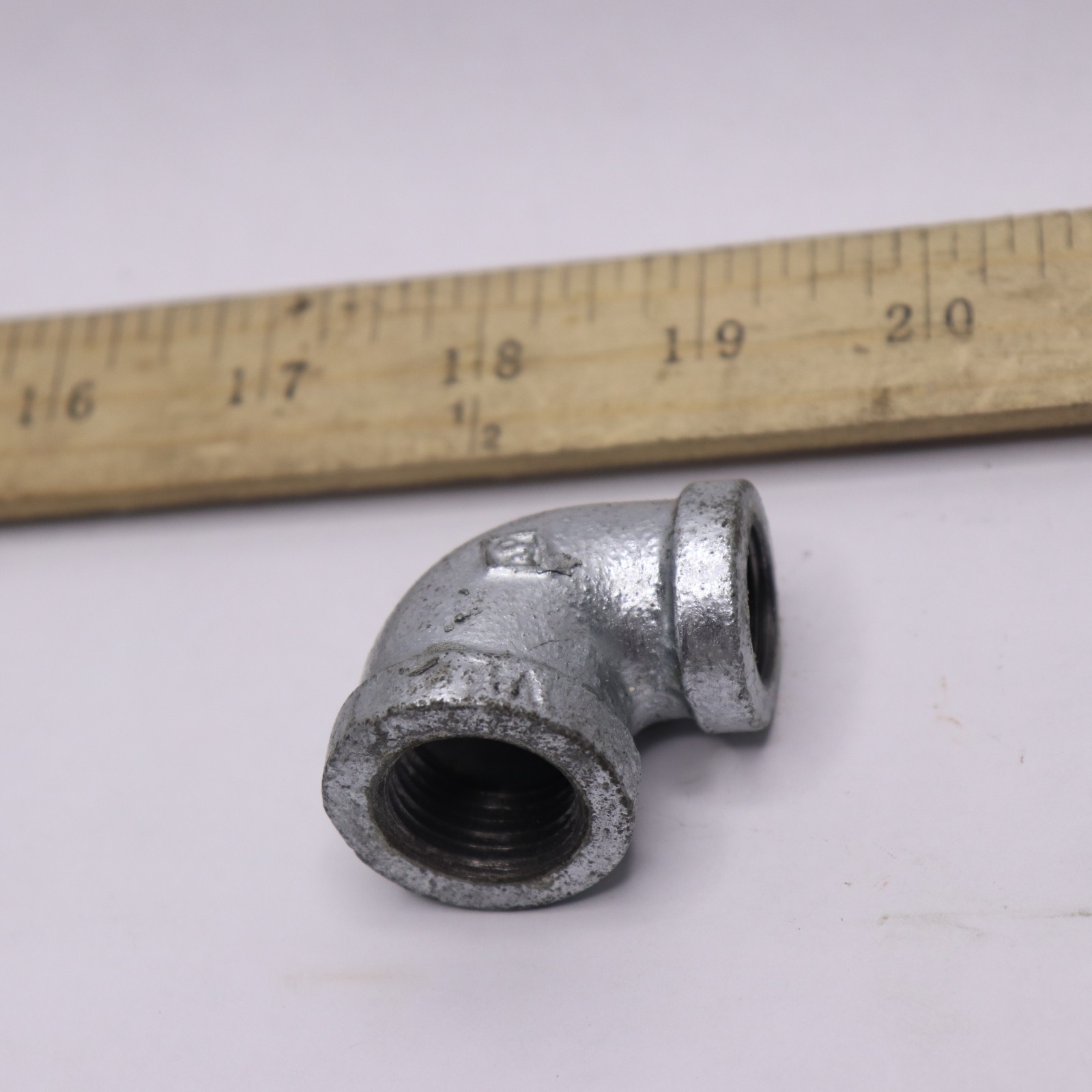LDR Industries Reducing Elbow Pipe Fitting Malleable Galvanized Zinc 1/2″ X 3/8″