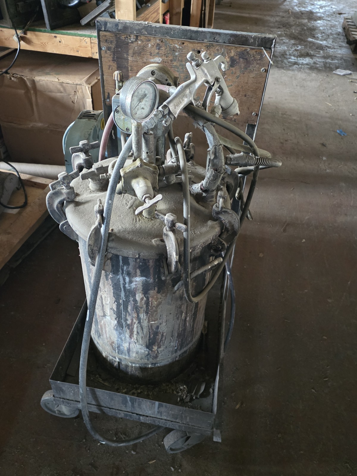 BINKS 10 Gallon Paint Pressure Pot Canister Tank w/ AirPro Spray Gun