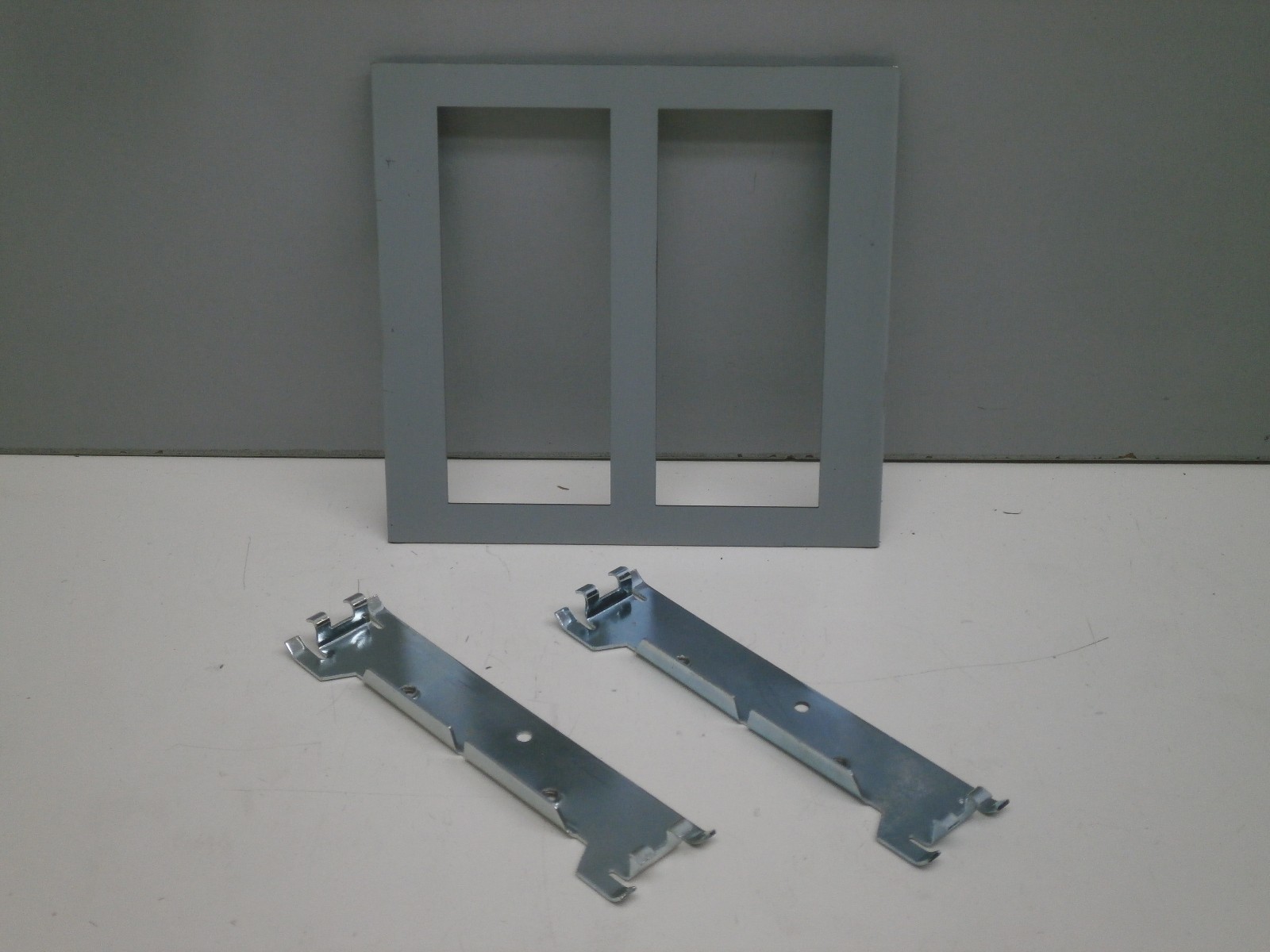 Wiremold G4007C-2 Two-Gang 2-Gang Device Plate – Gray