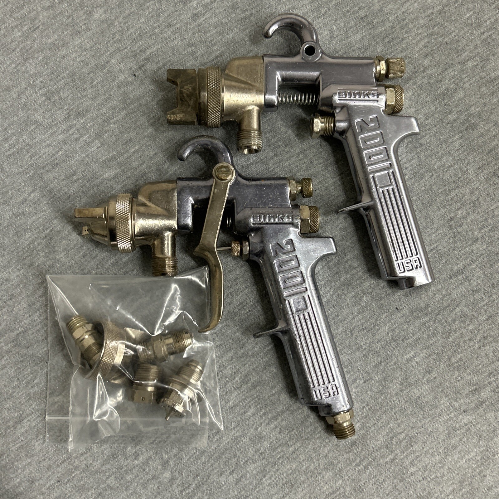 Binks 2001 Professional Spray Guns With Extras (Untested/AS_IS)