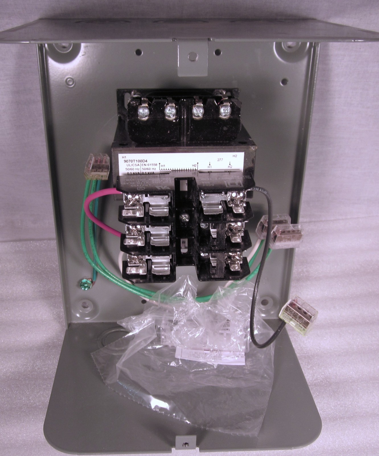 Square D NEMA Type 1 Enclosure w/ 277 to 120 V transformer .1kva 9991LG1 and 907