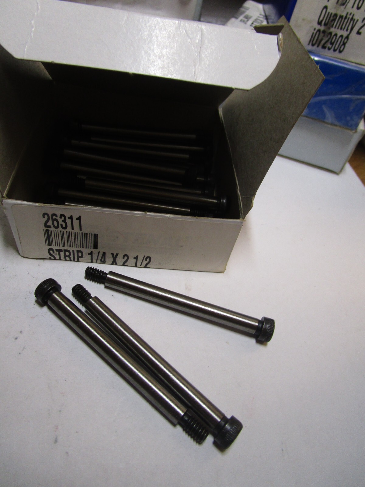 1/4″ x 2-1/2″ Length x #10-24 Black Oxide/Plain Alloy Shoulder Bolt QTY 22