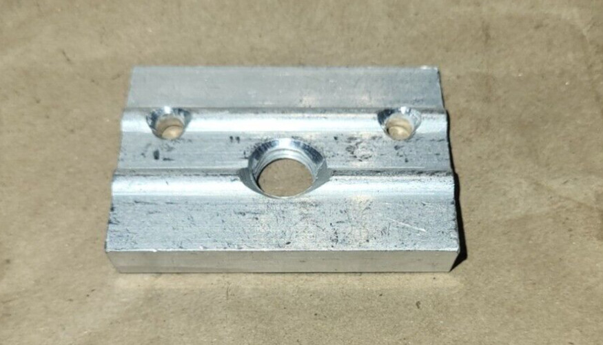Stanley 314132 – N/S Pivot Plate SO Tapered Threshold No Screws