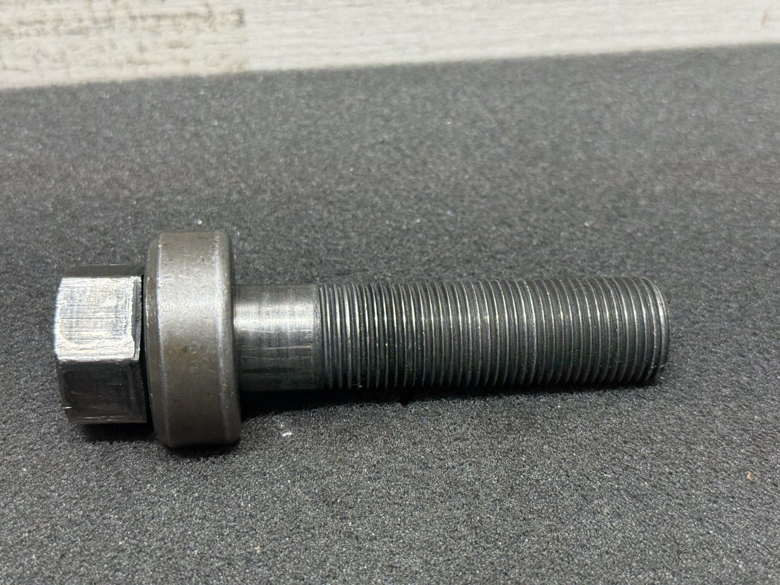 Greenlee 5004042 4″ Inch Pull Bolt 3/4″ with Bearing