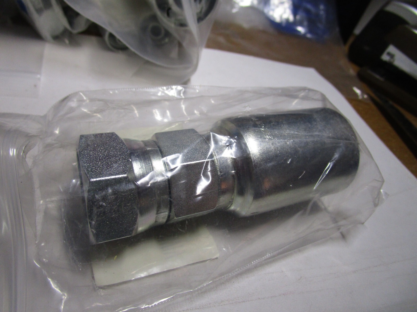 1″ x 7/8″ Hose x Female JIC 37° Swivel Zinc Steel Straight Hose End