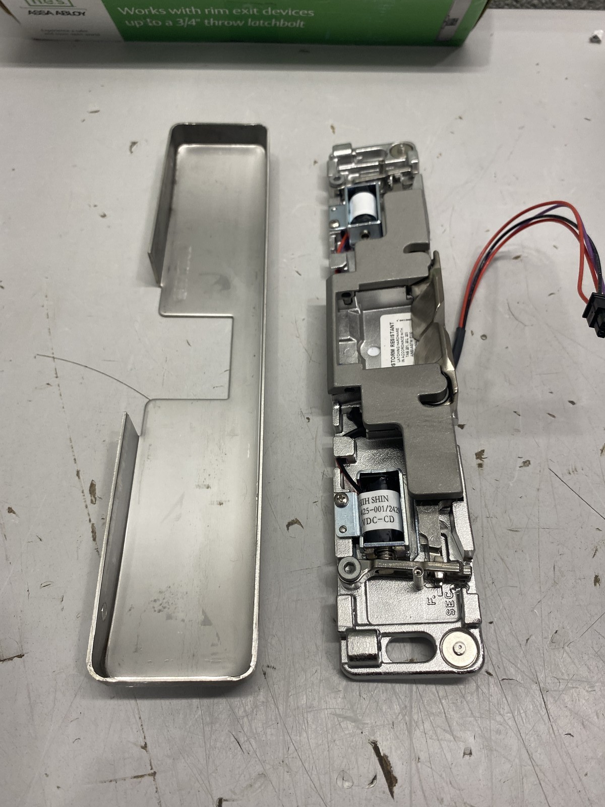 HES 9600-12/24D-630 Electric Strike Surface Mounted