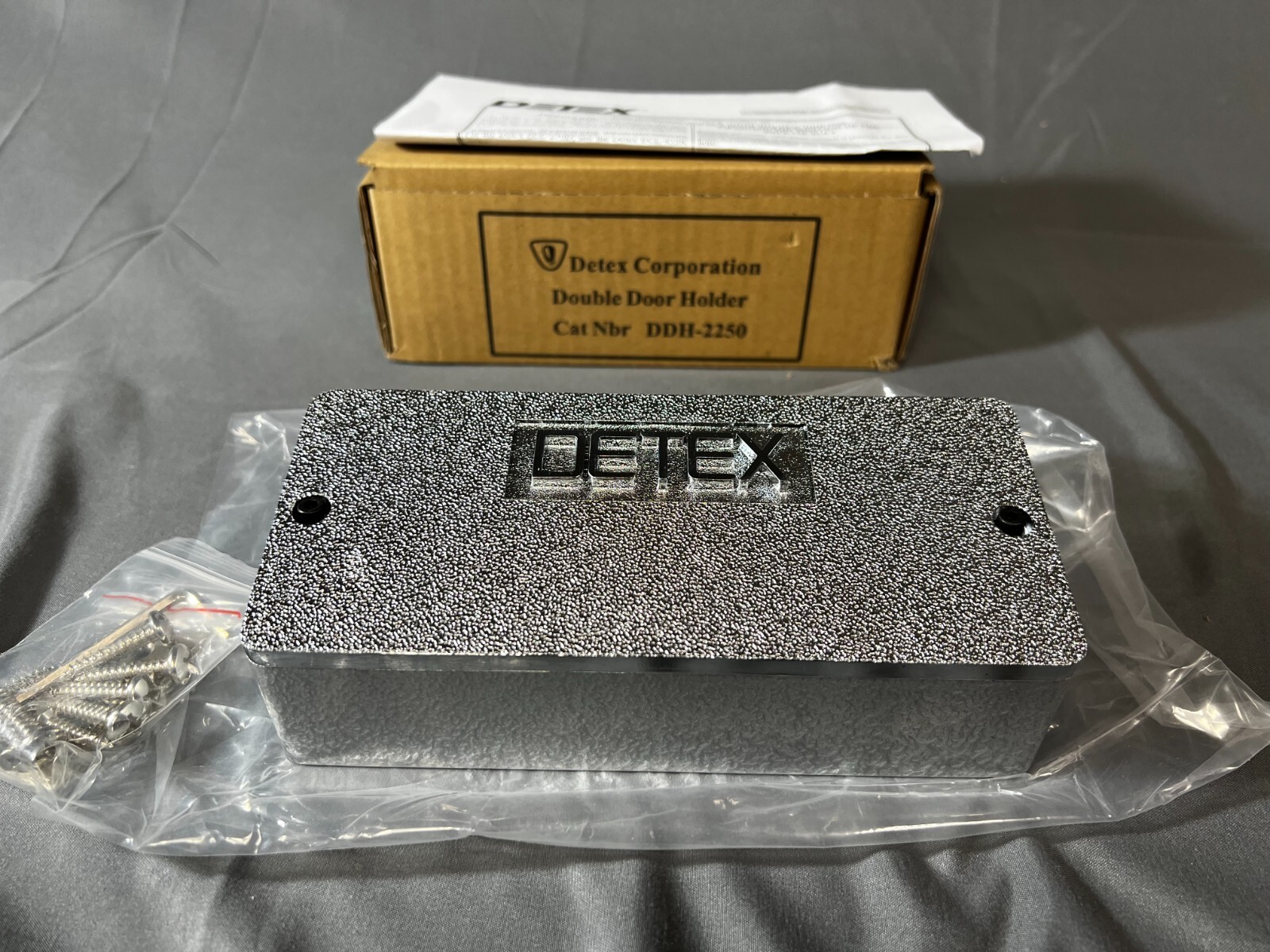 Detex DDH-2250 Locking Device – Double Door Holder