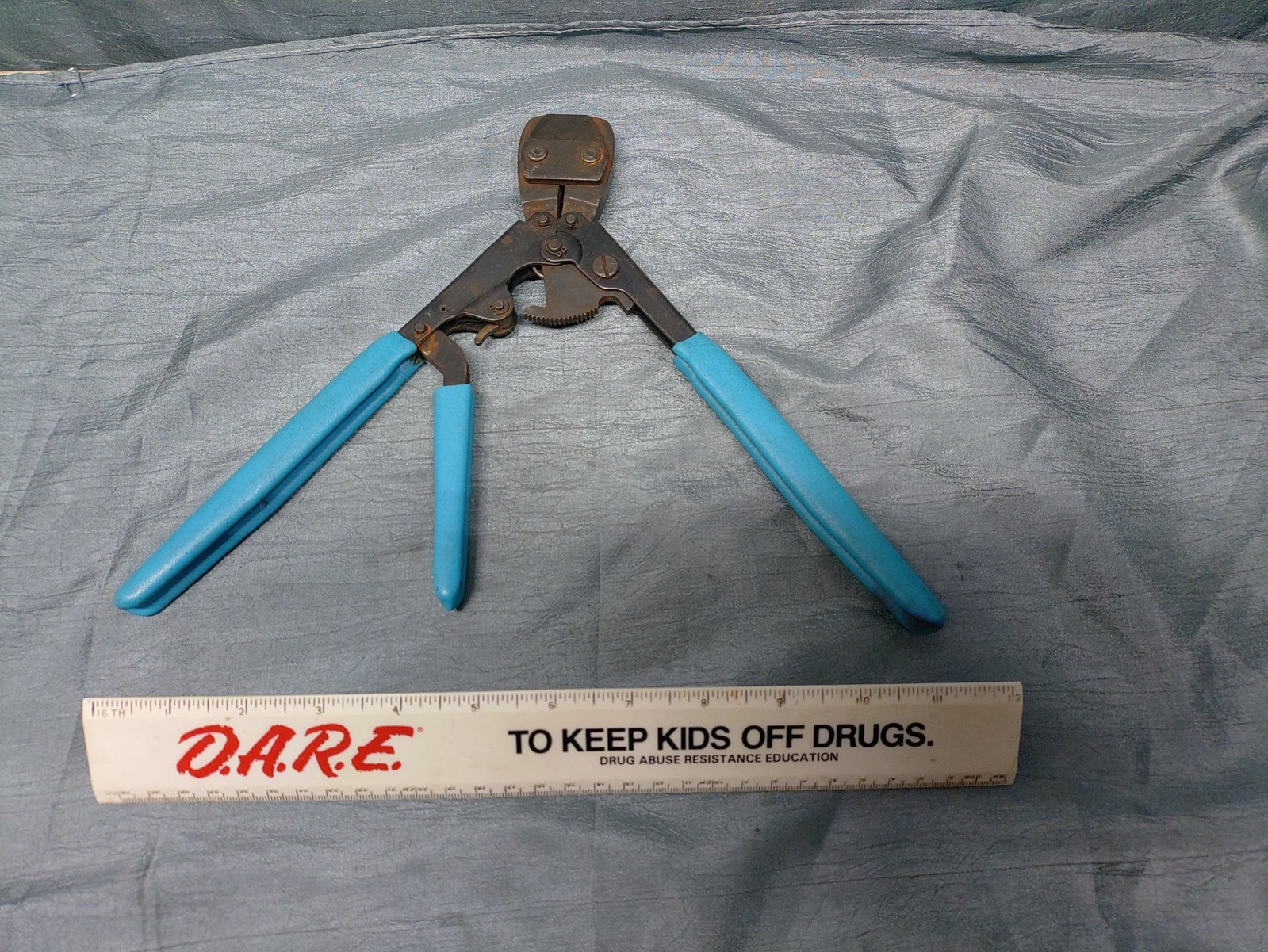 Used Sharkbite 3 Handle PE Clamp Tool #865895 With Blue Handle FREE SHIPPING