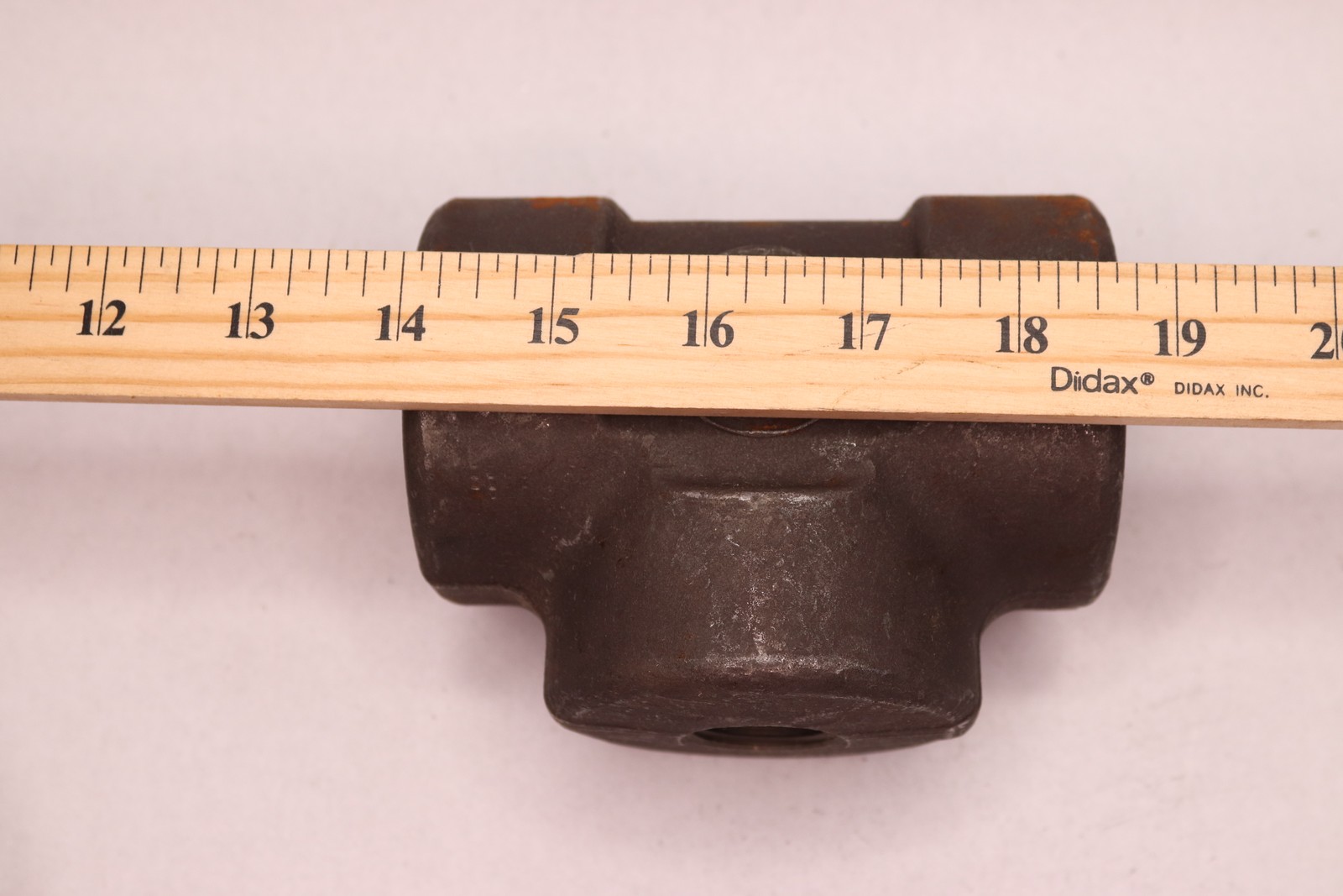 Tee Fitting Forged Steel 1-1/2″ x 3/4″ NPT B16 A/SA105