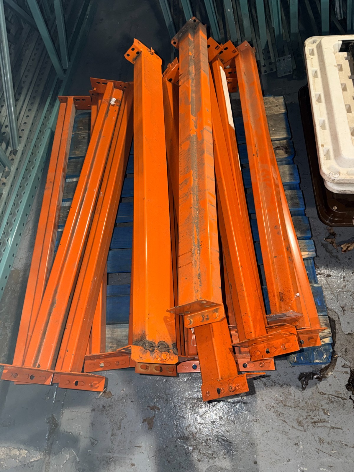 Tri-Boro Shelving (Teardrop Pallet Rack Step Beam) 4′