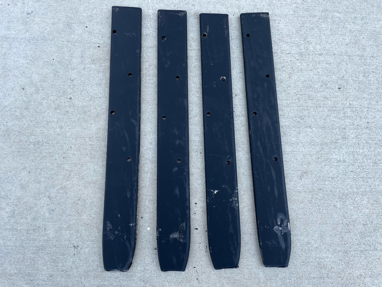 Sandbaggy 12″ Flat Steel Stakes For Concrete Forms With Nail Holes – Reusable