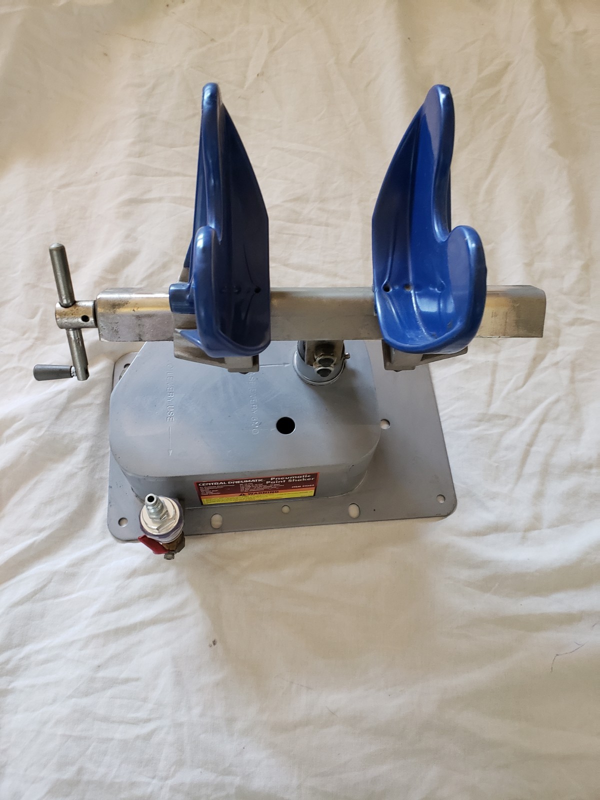 CENTRAL PNEUMATIC PAINT SHAKER 94605