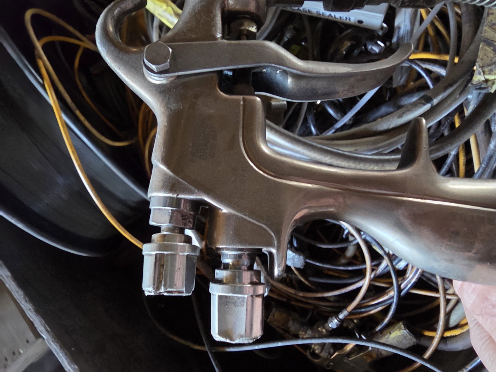BINKS TROPHY SERIES LVMP SPRAY GUN II 2GX