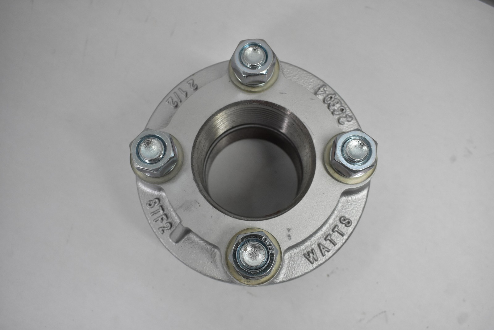 WATTS Union 2 1/2 In Cast Iron 2 Outlet Corrosion Resistant Silver INDIA