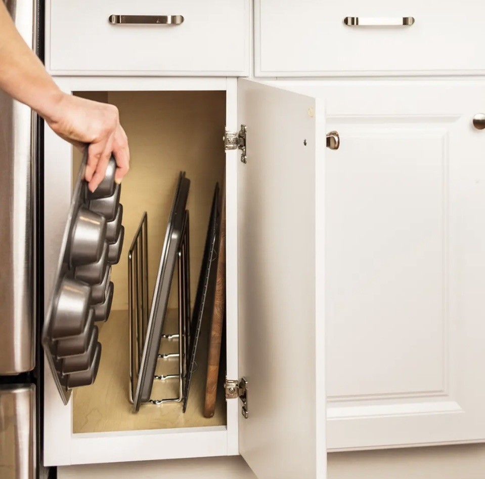 One Vertical U-Shaped Kitchen Cabinet Tray Divider Organizer In Polished Chrome