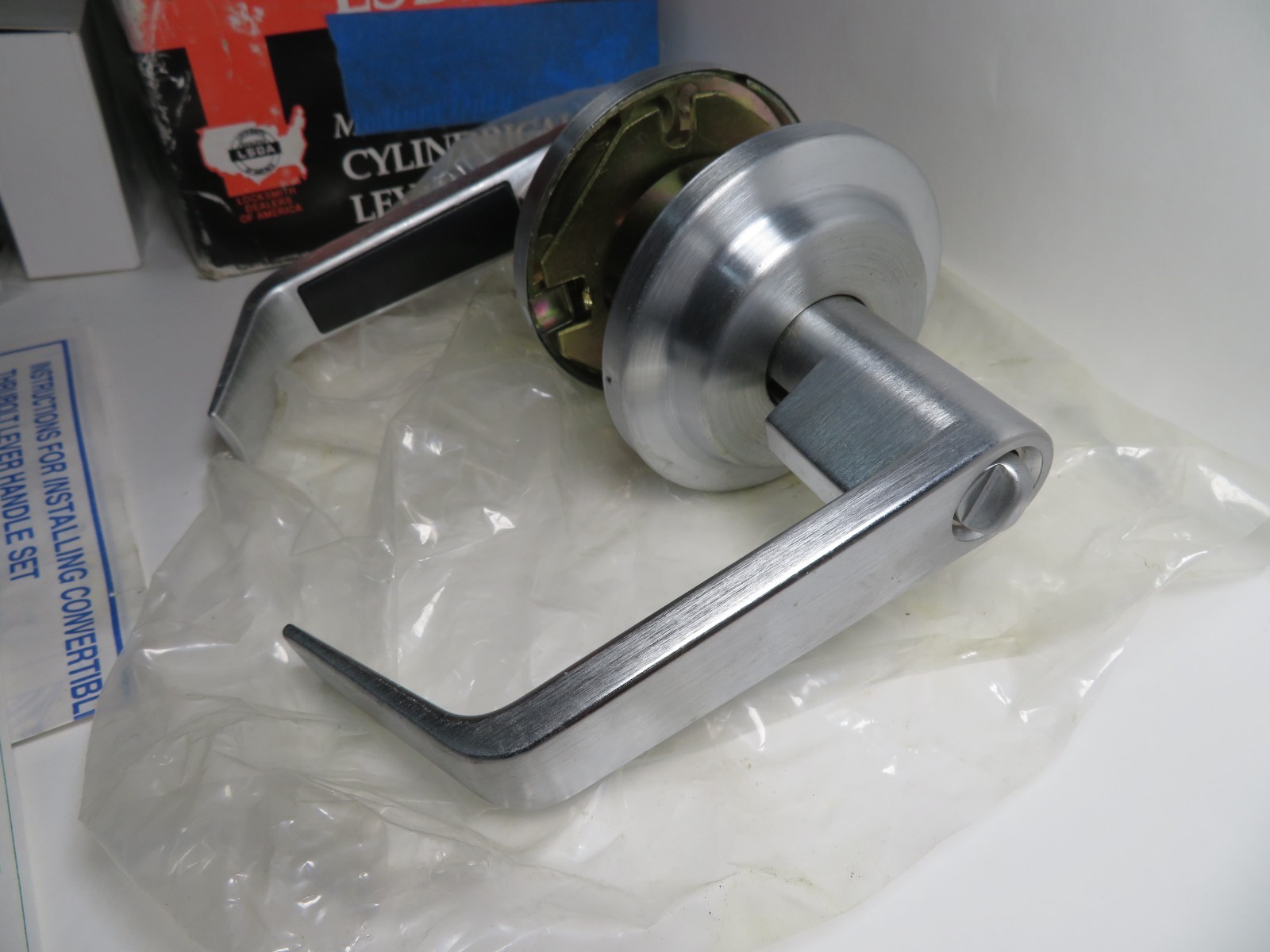 LSDA Cylindrical Leverset L100 Entrance 26D – ANSI (NOS)