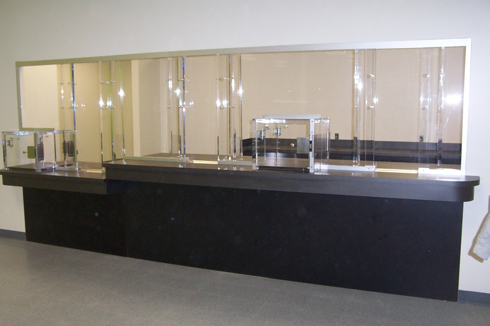 Electronic High Use Package Exchange-great for Retail, Restaurant, Liquor Store