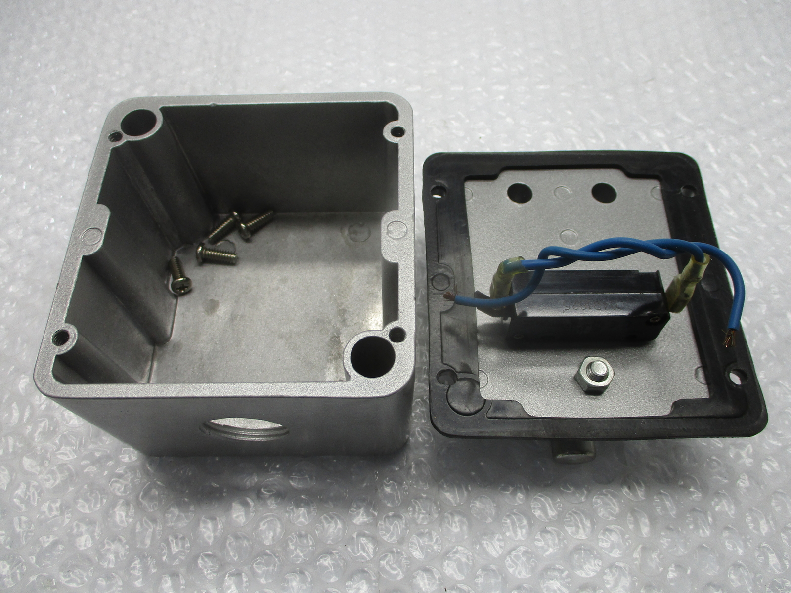 AMERICAN GARAGE DOOR SUPPLY 36T027 PULL SWITCH NSNP