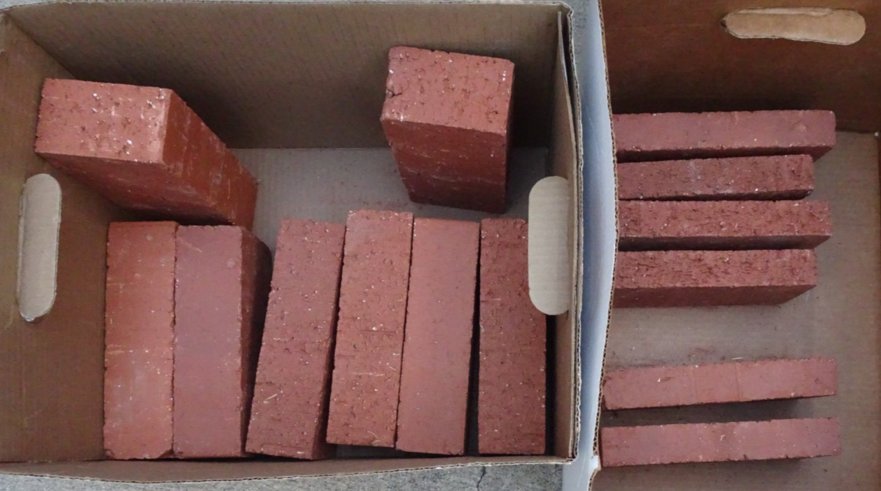 14x Natural Red Clay Bricks Rectangular Rough-Finish Bricks for Interior & Ext