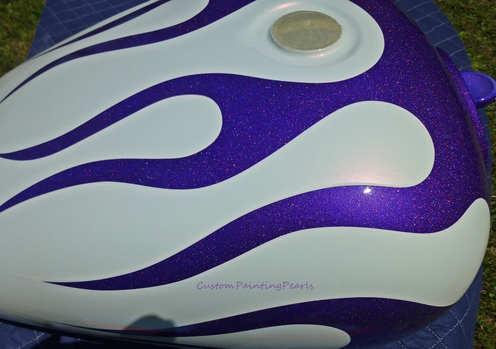25g DEEP PURPLE metal flakes .004″ Halo Holographic paint