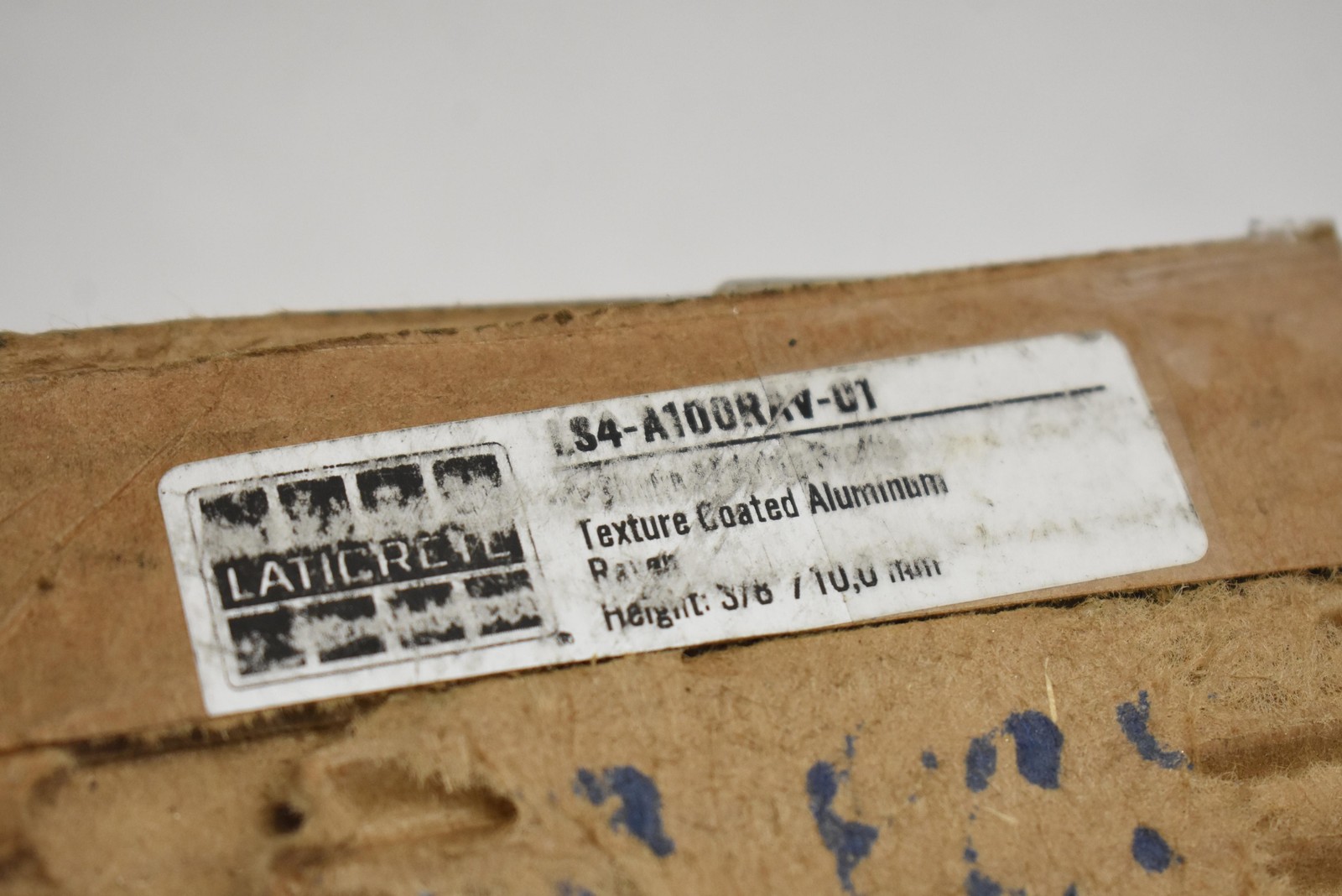 25 LATICRETE LS4-A100RAV-01 L-Shaped Edging Profile Aluminum Raven 3/8 In Gray