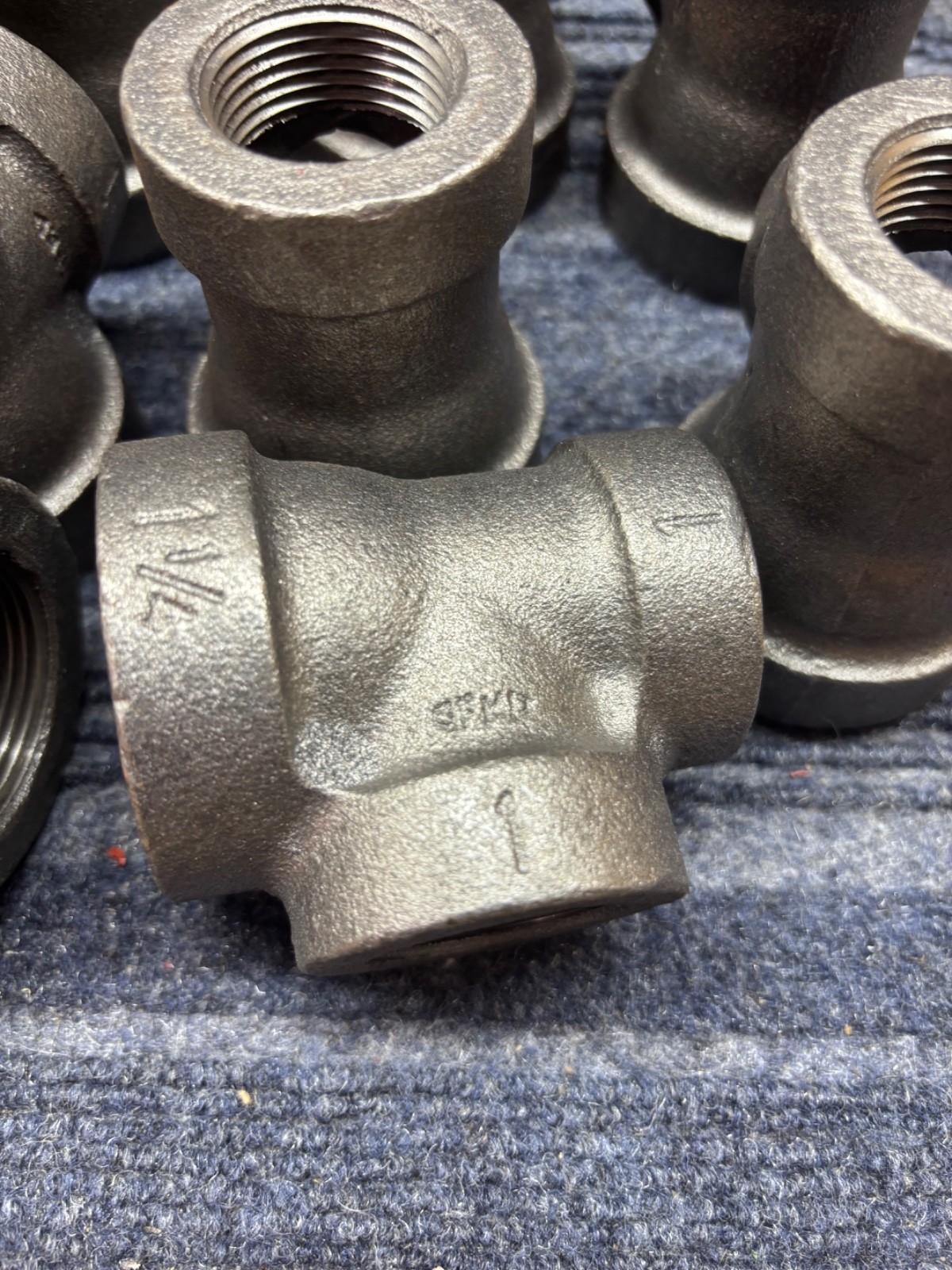 18 NEW Anvil 1-1/4″ x 1″ x 1″ Black Cast Iron Steam Tee #0300040409 (M5)