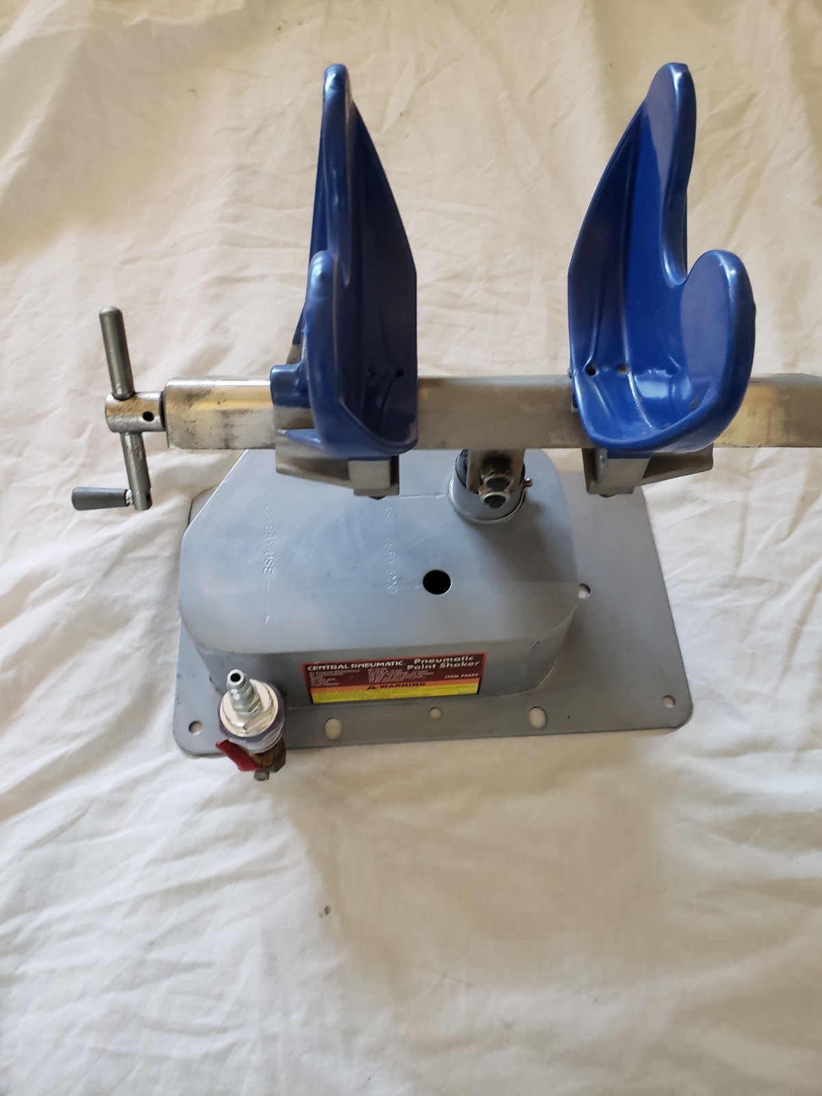 CENTRAL PNEUMATIC PAINT SHAKER 94605